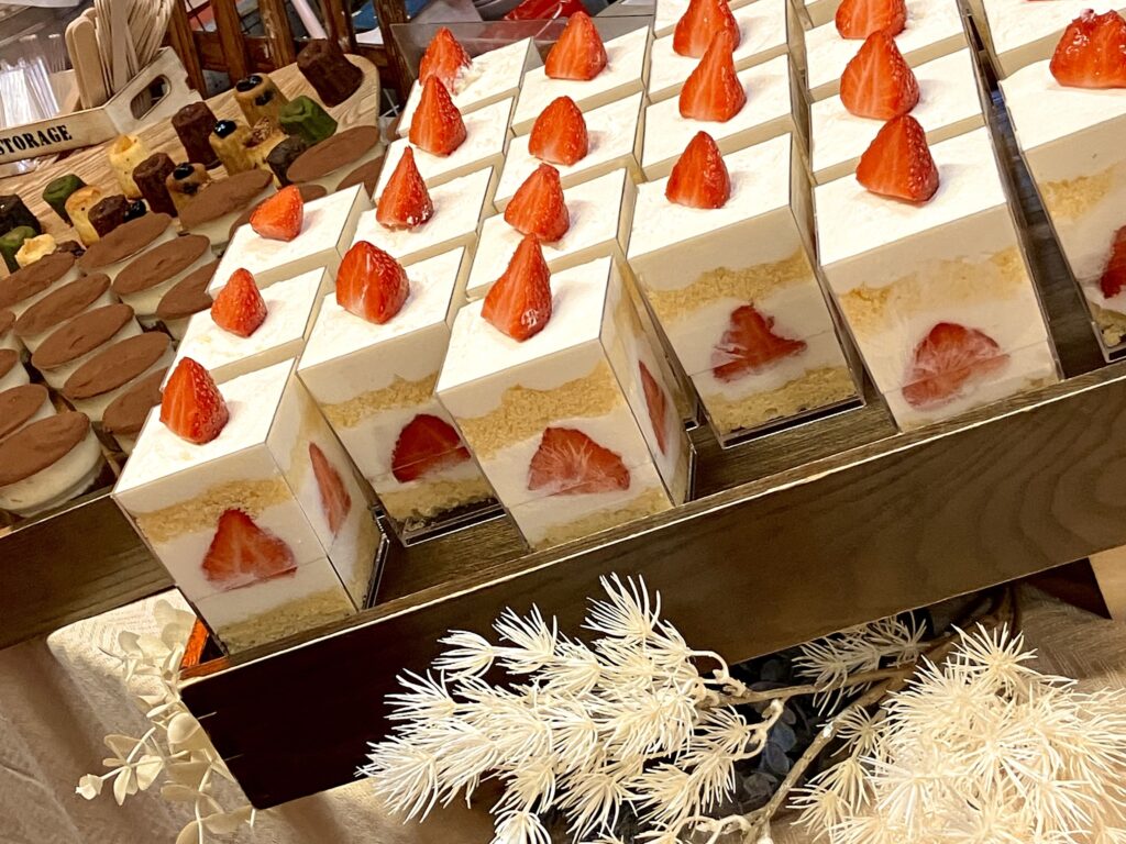 苺ショートケーキカップの写真