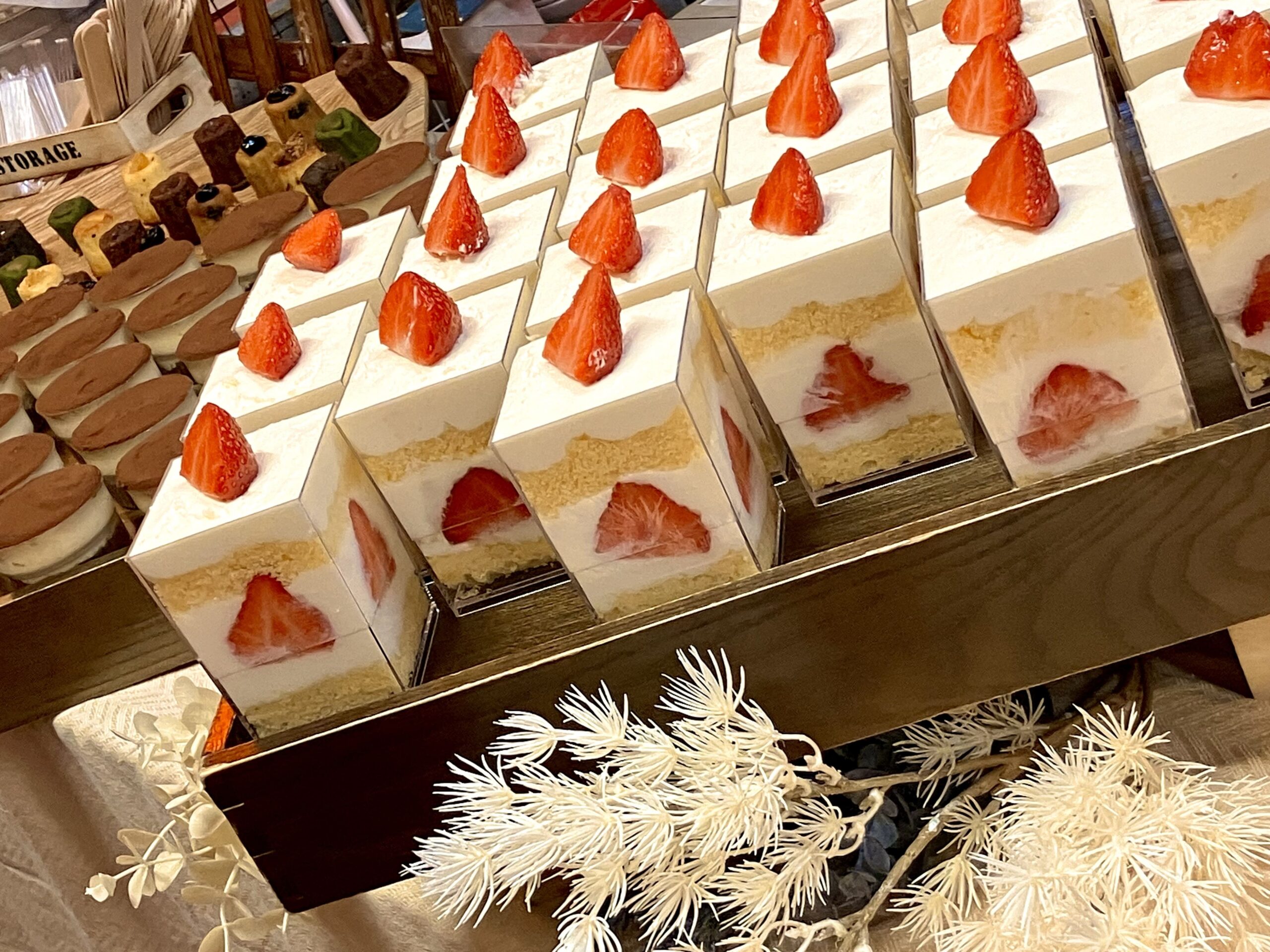 苺ショートケーキカップの写真