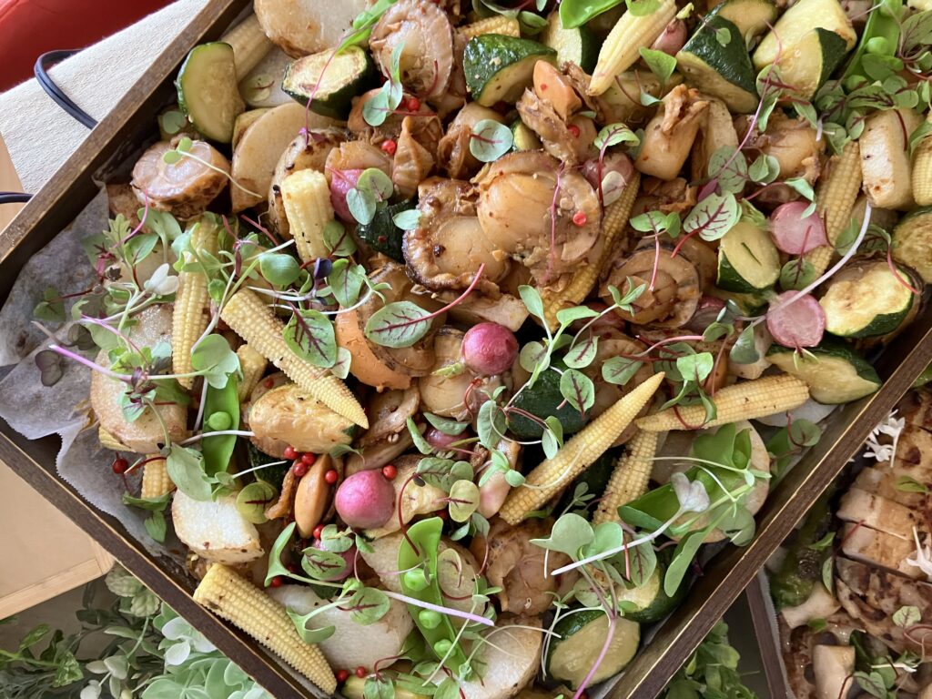 ホタテの麻辣炒め、彩り野菜のロースト添えの写真