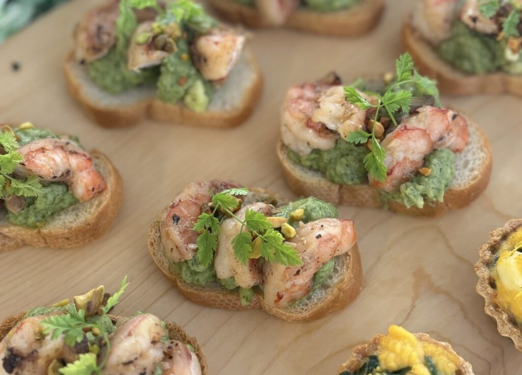 エビアボカドのカナッペの写真